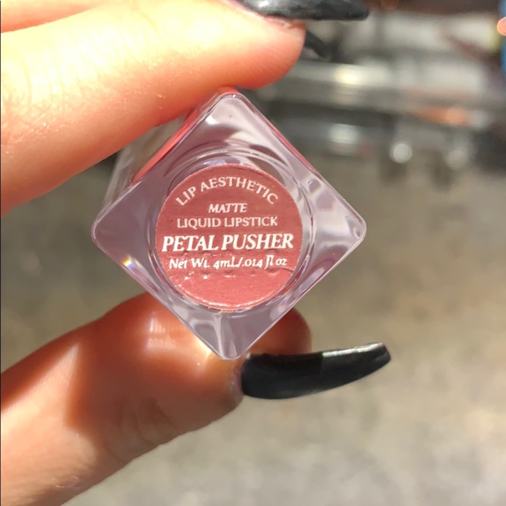 MATTE liquid lip - Picture 3 of 4